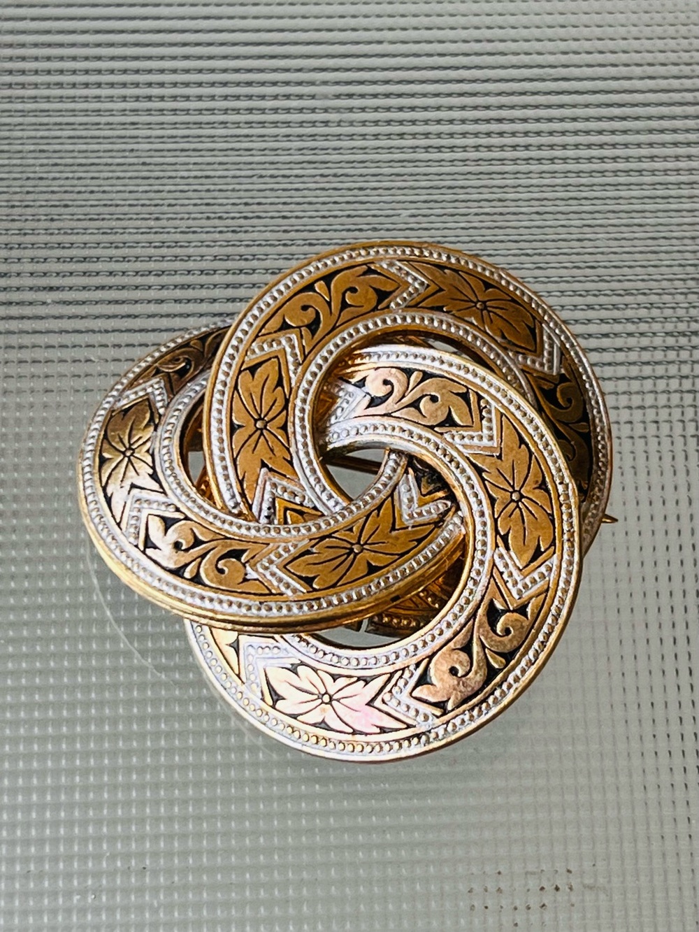 Antique Early Vintage Damascene Knot Brooch | Open C-Clasp Pin